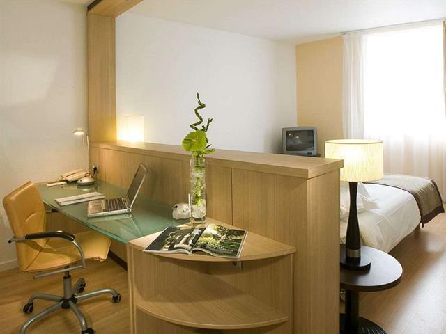 Hilton Orly Airport Hotel 4*