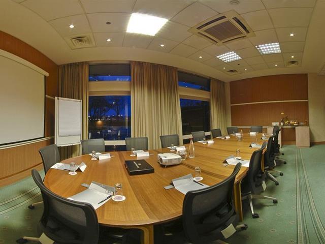 Hilton Orly Airport Hotel Parigi