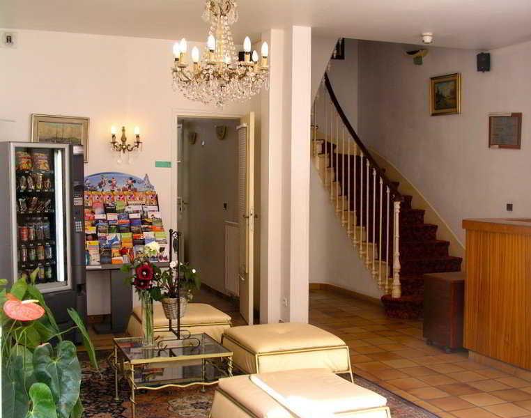 Roi Rene Hotel