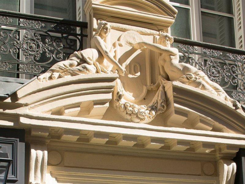Les Plumes 4* Paris