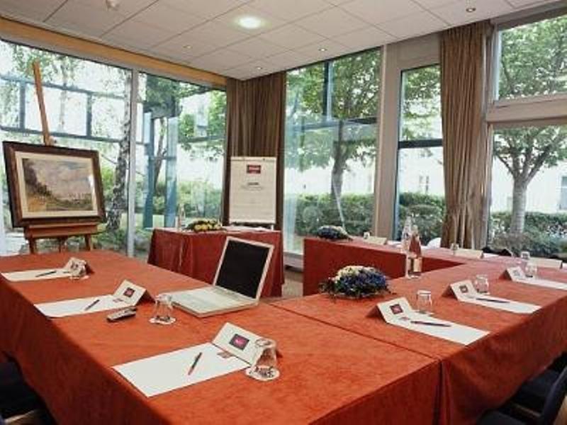 Hotel Ibis Styles Montmartre Batignolles 3*