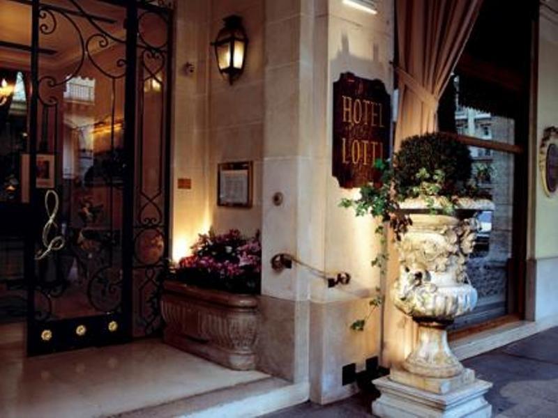 Lotti Paris