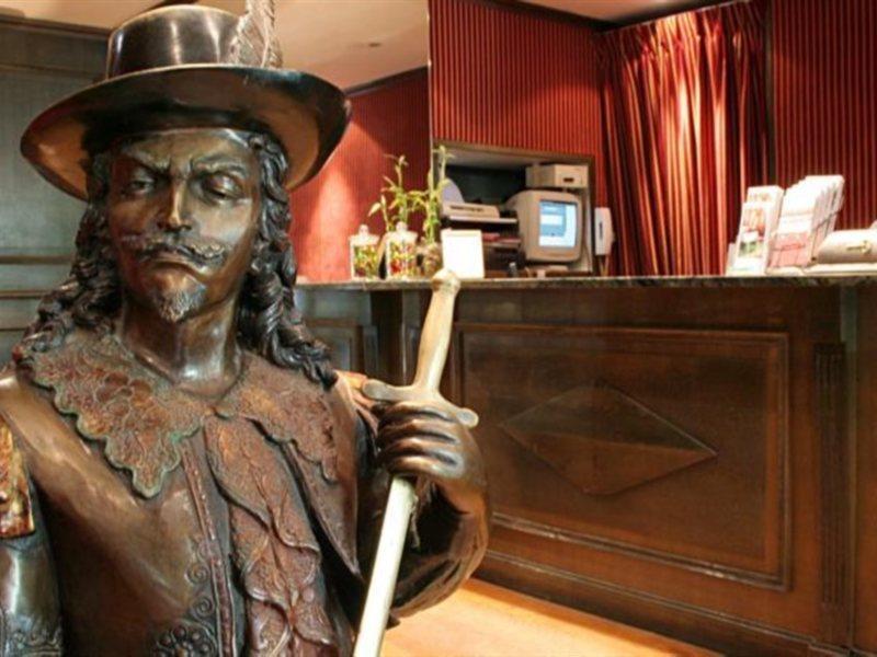 Hotel Gaston 3*