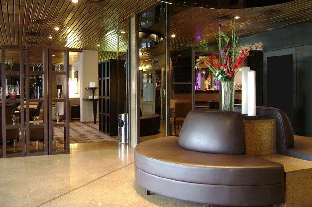 Hotel Median Congres Parigi