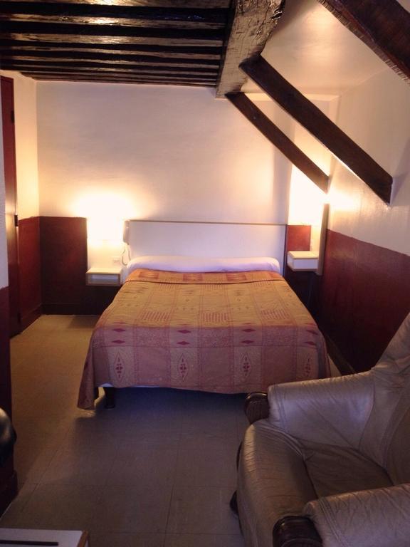 Hotel Du Pont Neuf *