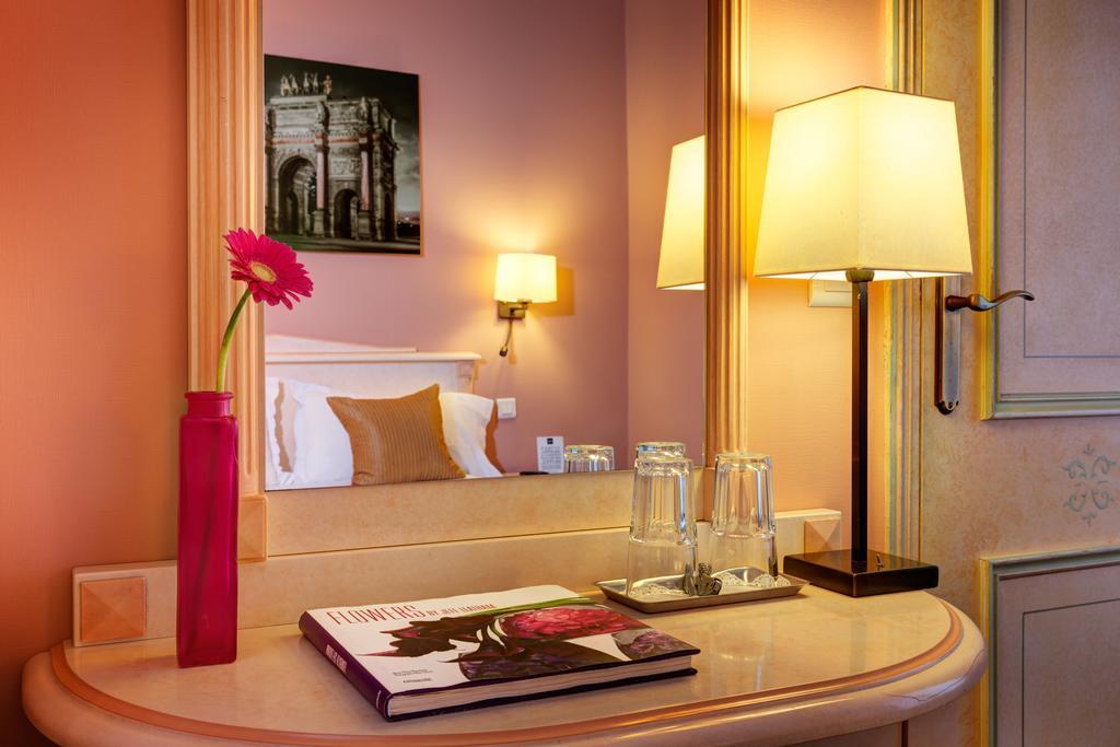 Louvre Sainte Anne Hotel