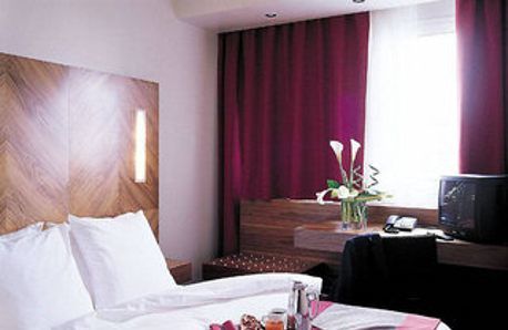 Median Congres Hotel Parigi