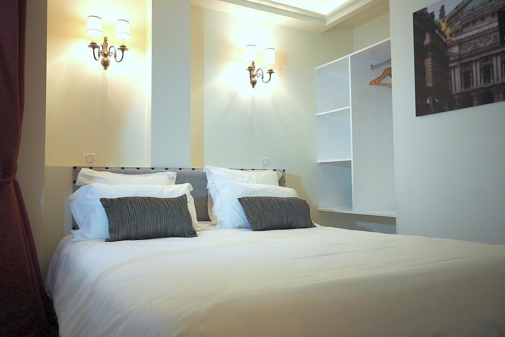Louvre Opera Classic Chicsuites Parigi