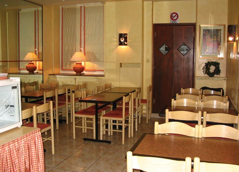 Hotel Victor Massé 2*