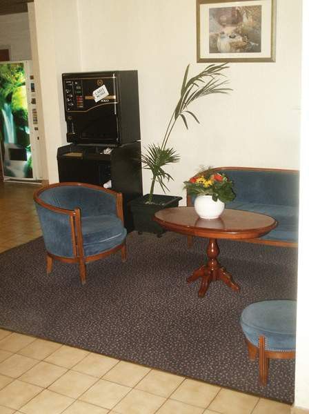 Bel Oranger Republique Hotel 2*