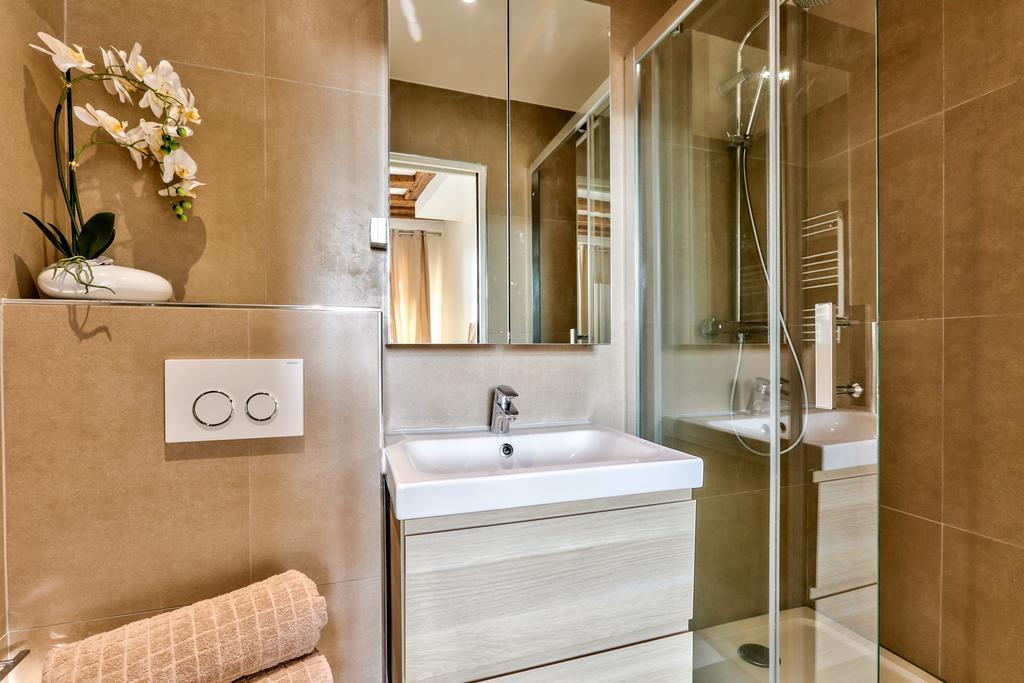 Luxury On The Place Des Victoires Parigi