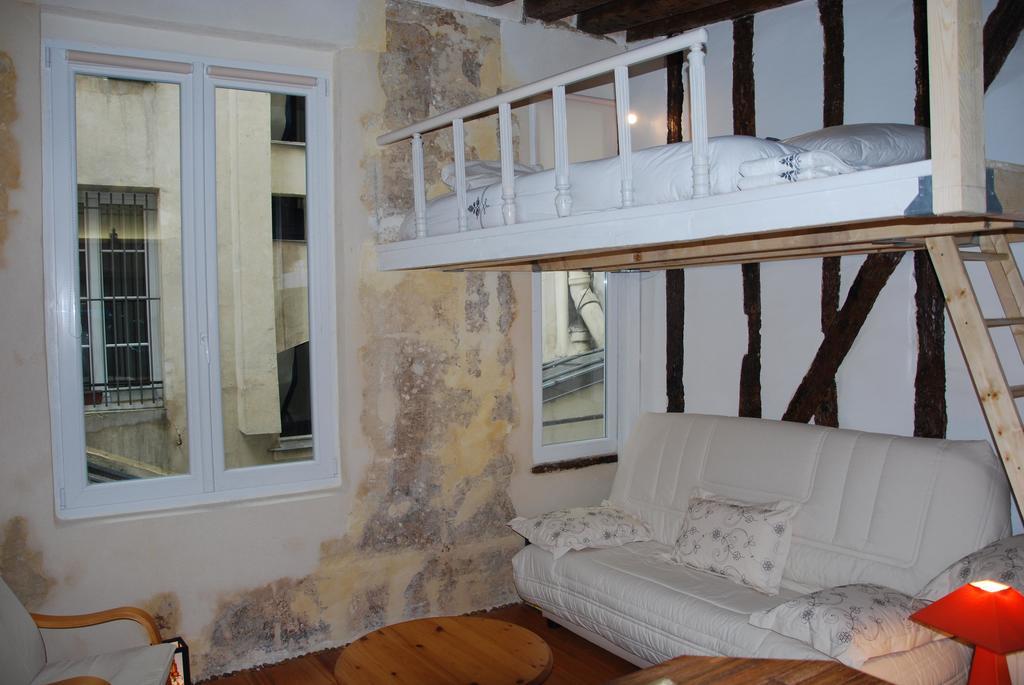 Apartment Frederic Sauton Studio Notre-dame Paris