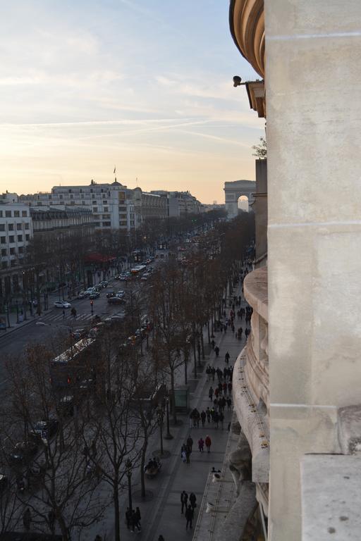 Avenue Des Champs-elysees * Parigi
