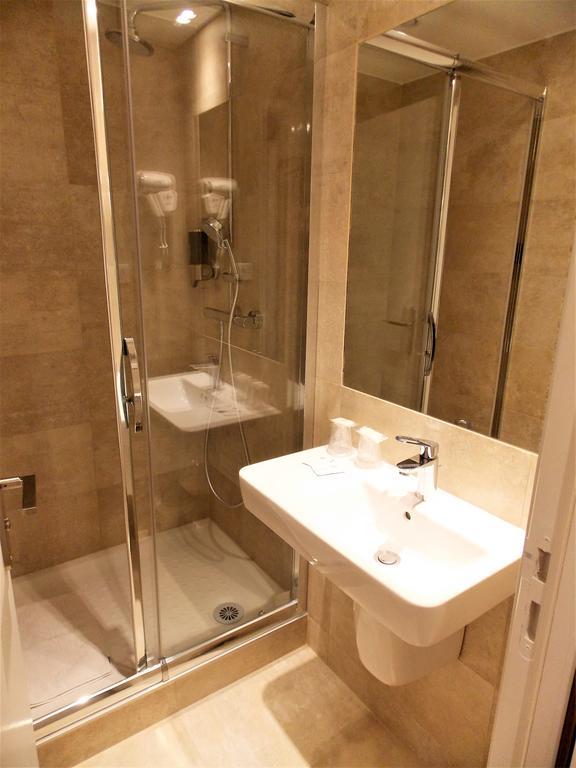 Hotel Excelsior Batignolles Paris