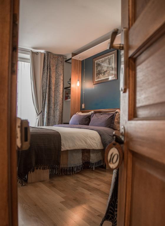 Private In A Parisian Homestay! - Close To It All! Alloggio in famiglia *