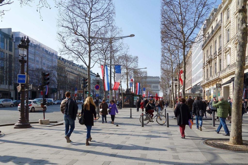 Avenue Des Champs-elysees Appartamento Parigi