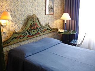 Agora Hotel 2*