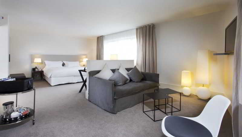 Hotel La Maison Champs Elysées 5*