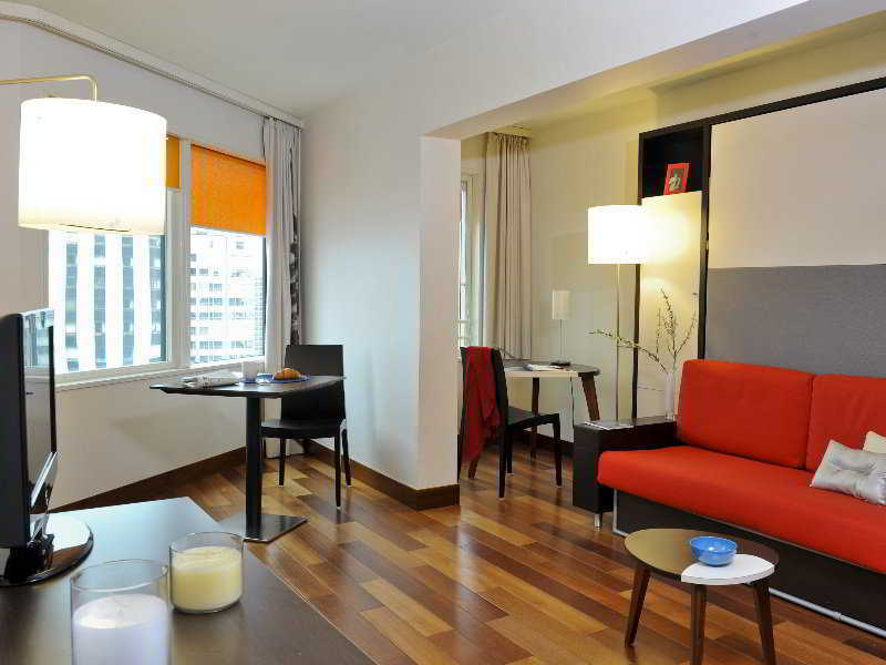 Adagio Centre Tour Eiffel Aparthotel 4*
