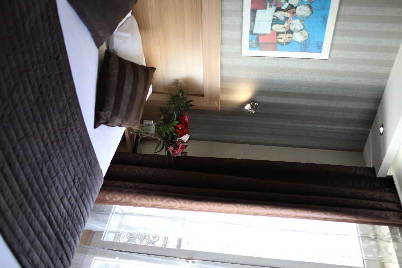 Alane Hotel 3*
