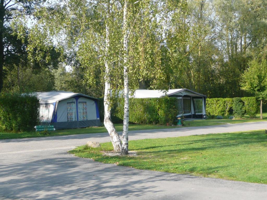 Camping Du Vivier Aux Carpes Campeggio