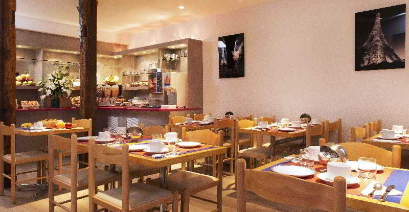 Du Plat D'etain Hotel 3*