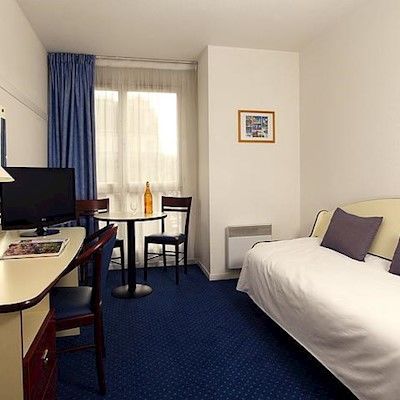 Appart'city La Aparthotel 2*