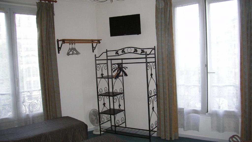 Victoria Hotel 2*