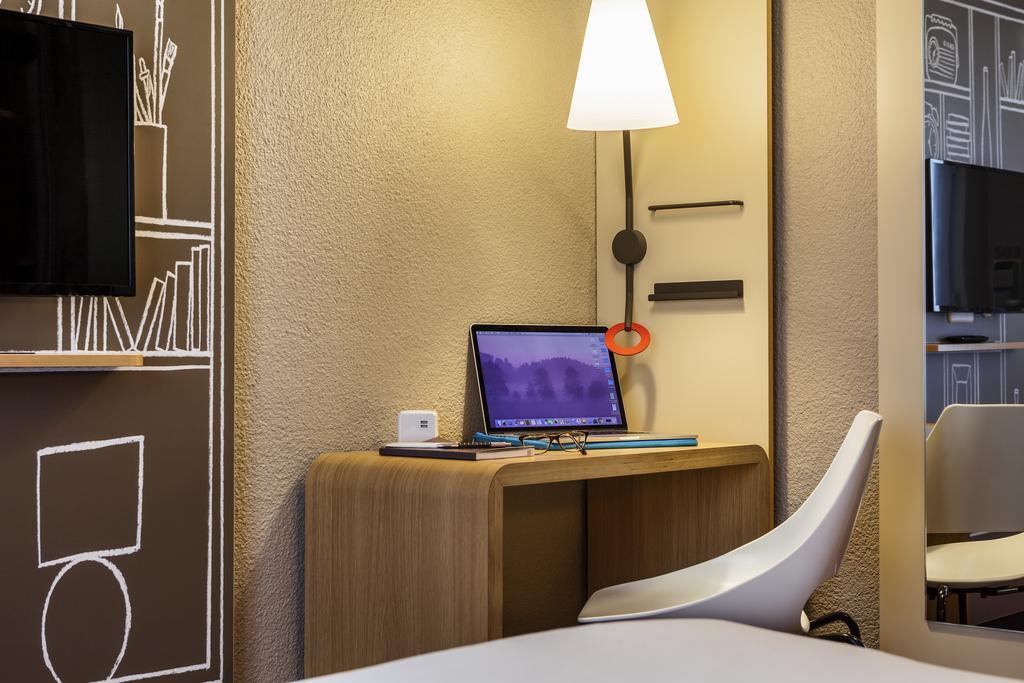 Hotel Ibis Gare De L'est Tgv