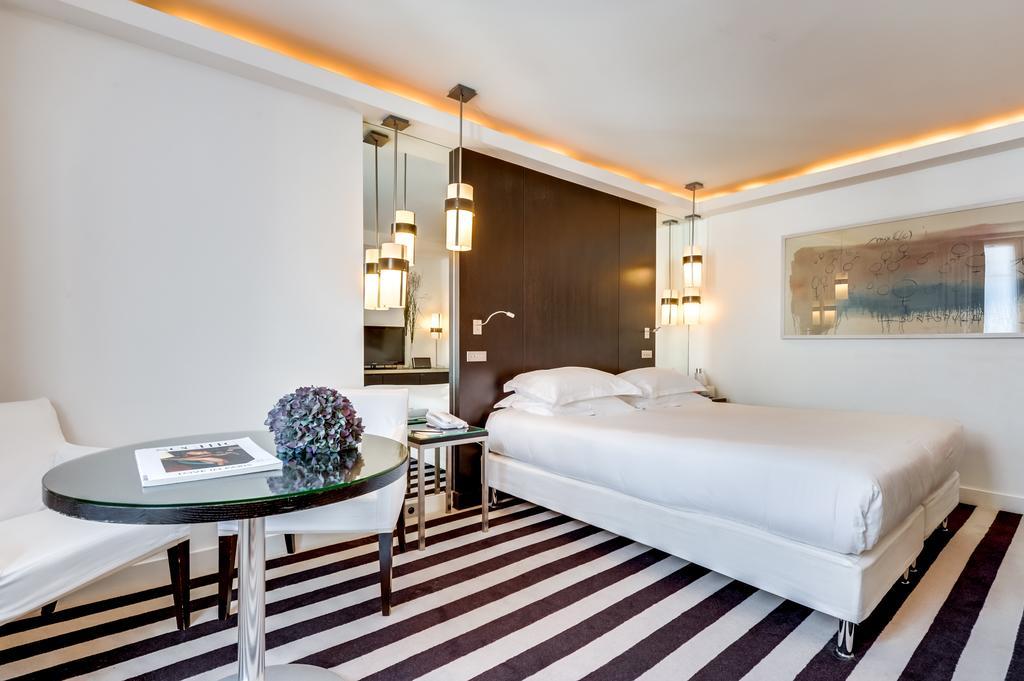 Le A 4* Paris