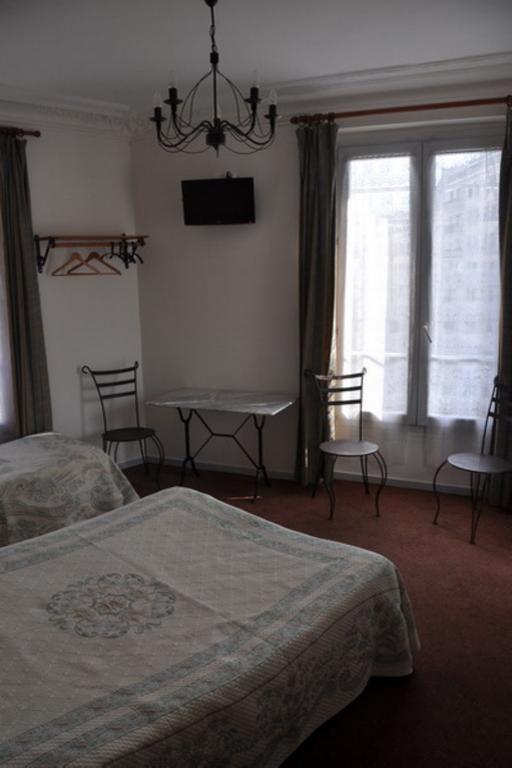 Victoria Hotel 2*