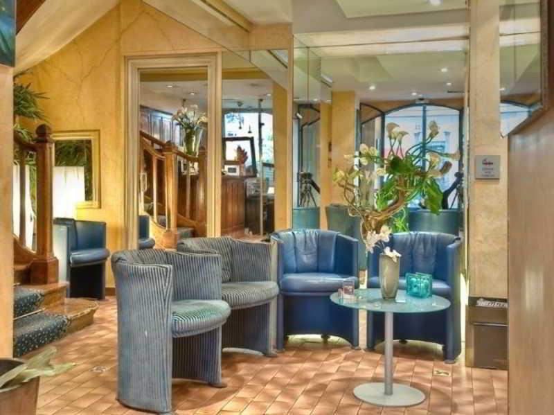 Ascot Opera Hotel