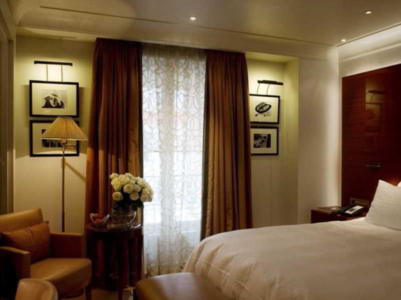 Montaigne 5* Parigi