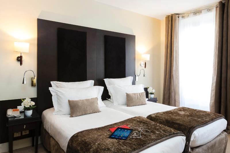 Hotel Elysées Bassano Parigi
