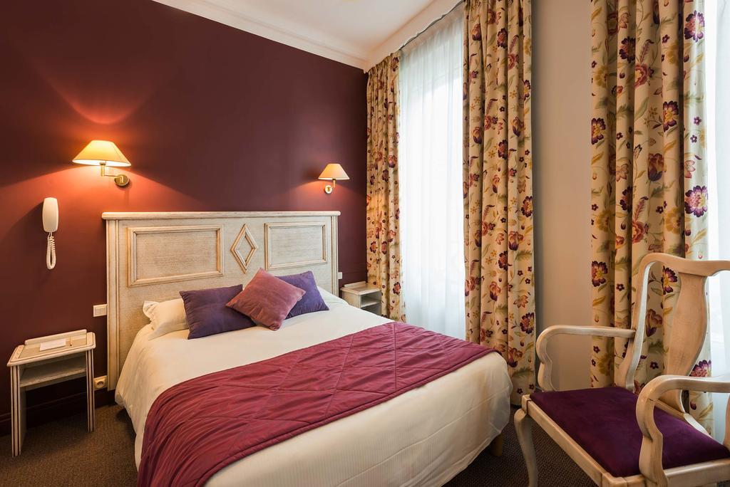 Vivienne Hotel *