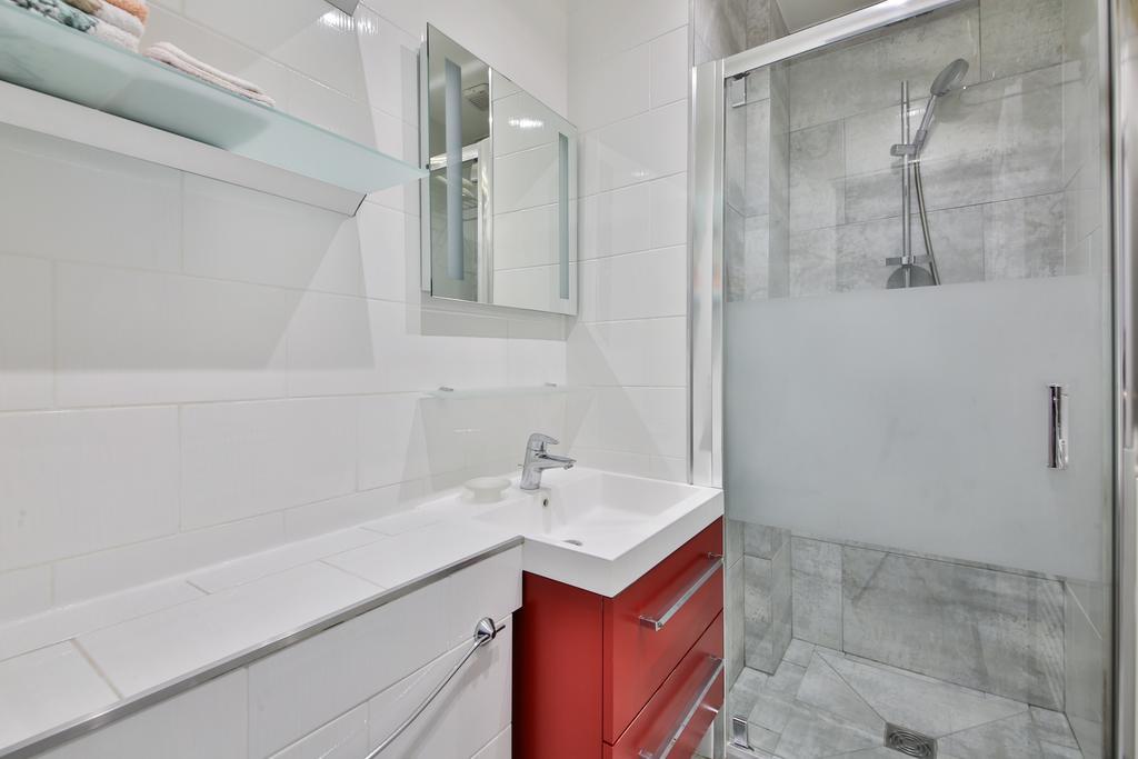 Apartment Two-Bedroom Apartment Champs-Elysees *