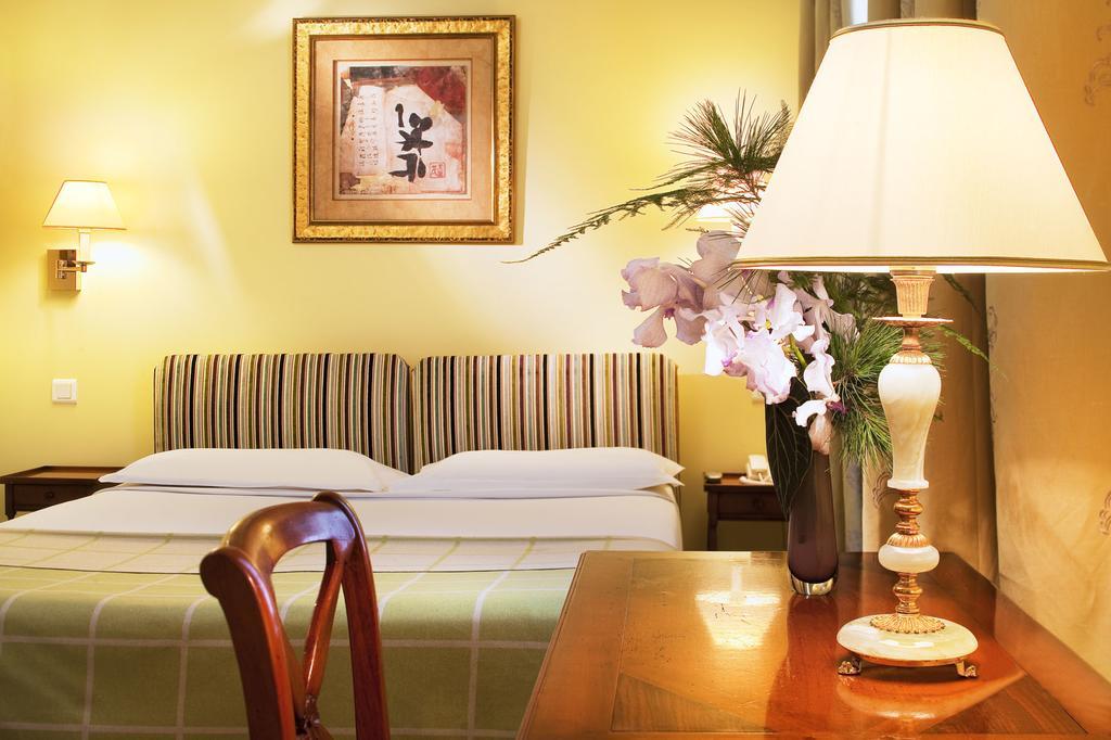 Hotel Le Relais Saint Honoré