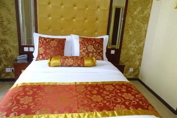 Hotel Des Buttes Chaumont 2*