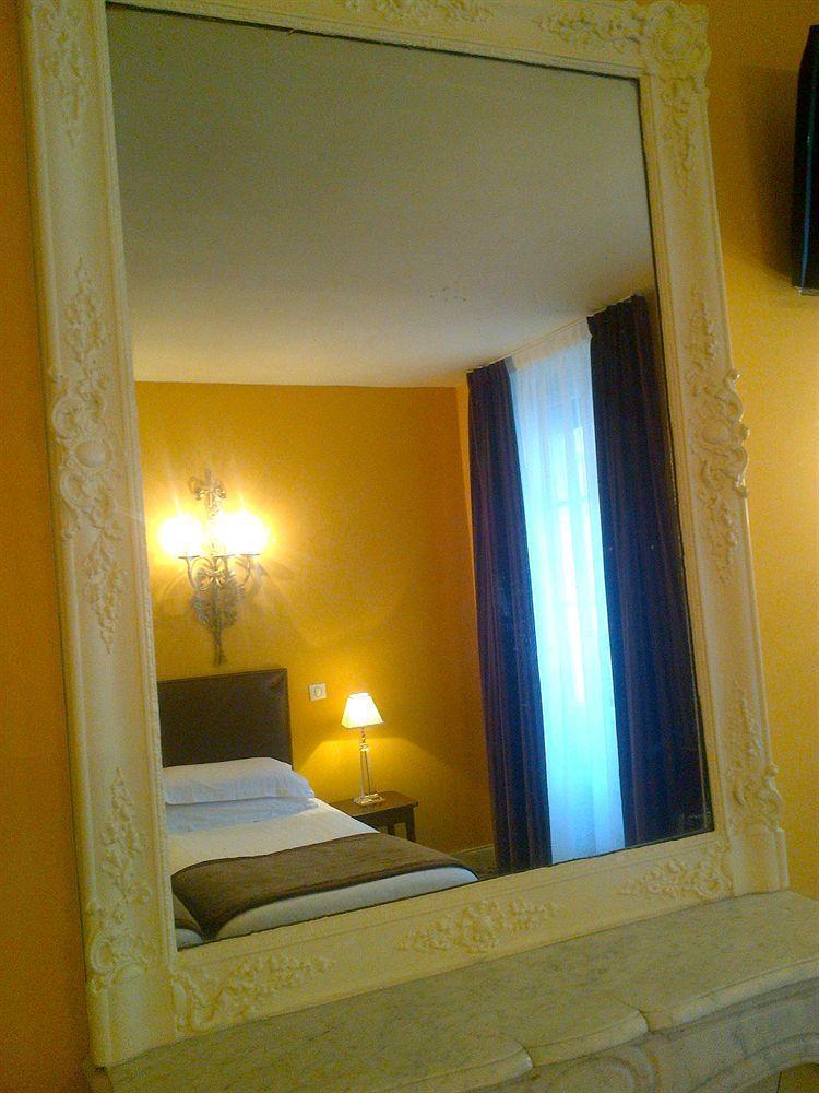 Hotel Des Deux Continents 3*