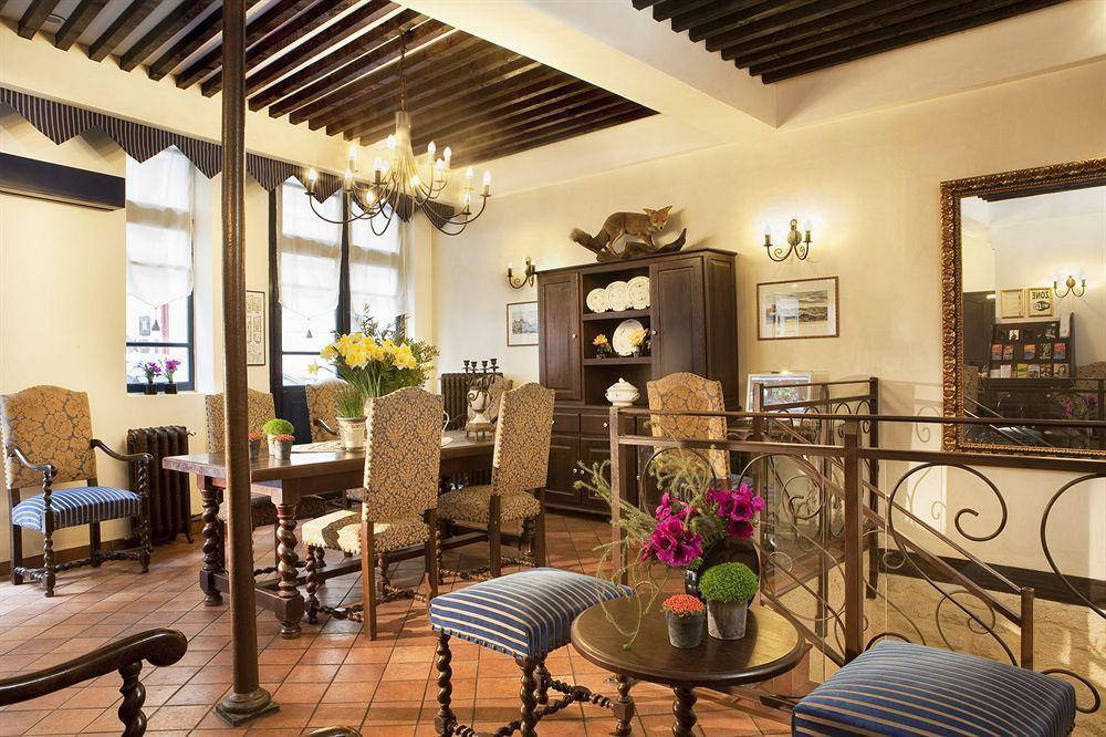 Castex Hotel 3*