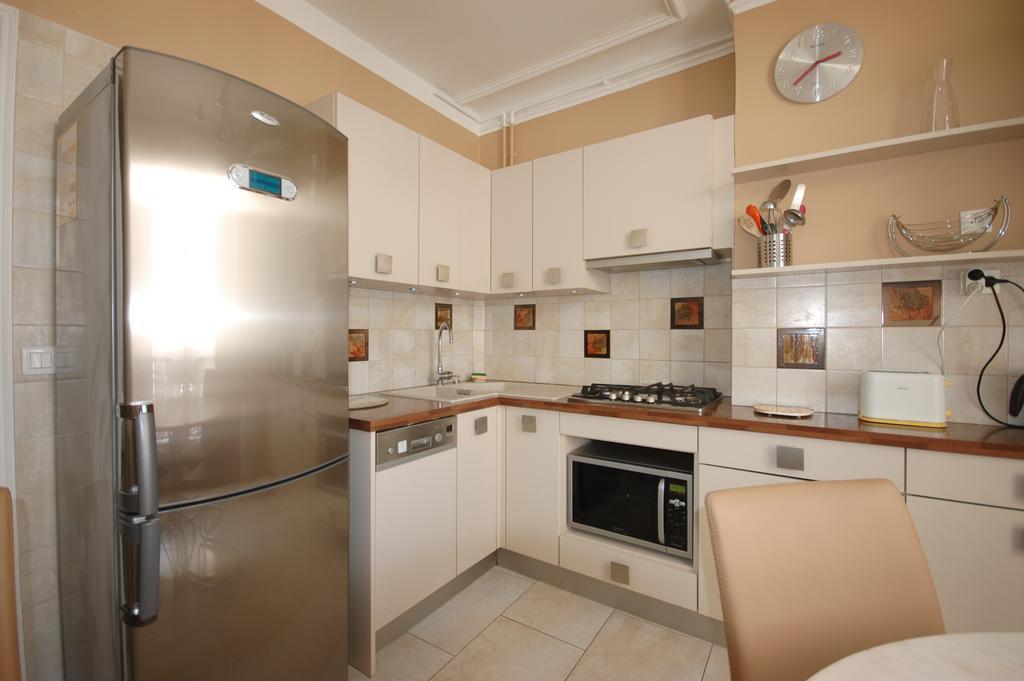 Apartment Two-Bedroom Apartment Champs-Elysees *