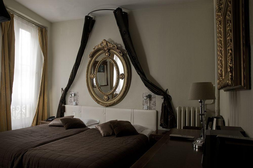 Petit Saint-honore Hotel