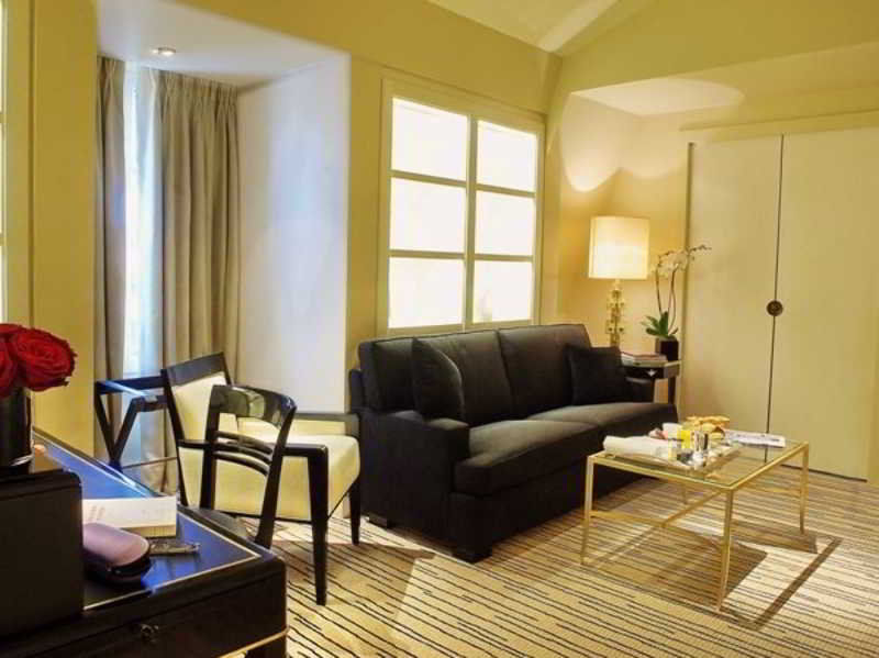 Montaigne Hotel Parigi