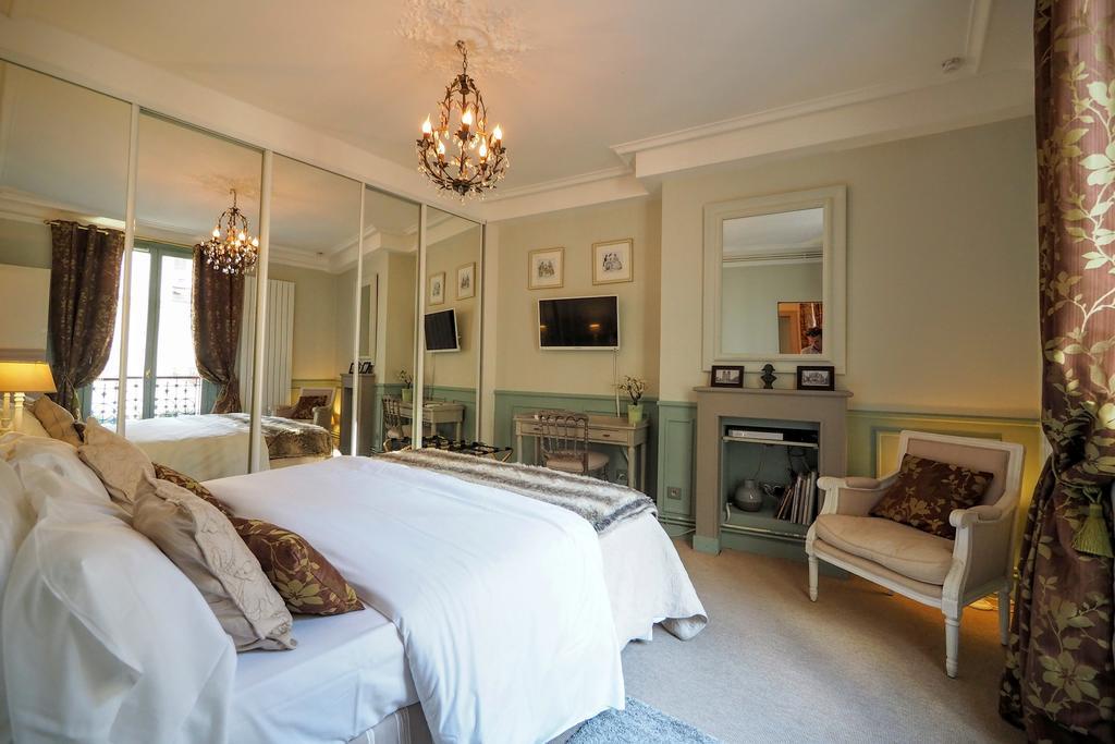 D : Louvre Elegant 3* Parigi