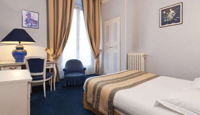 Du Quai Voltaire Hotel Parigi