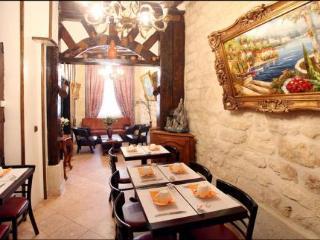 Pratic Hotel