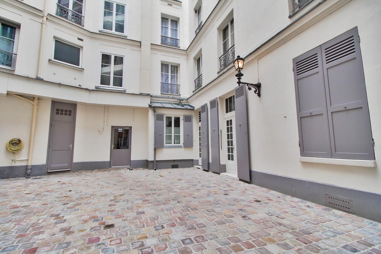 Ruhmkorff Apartment