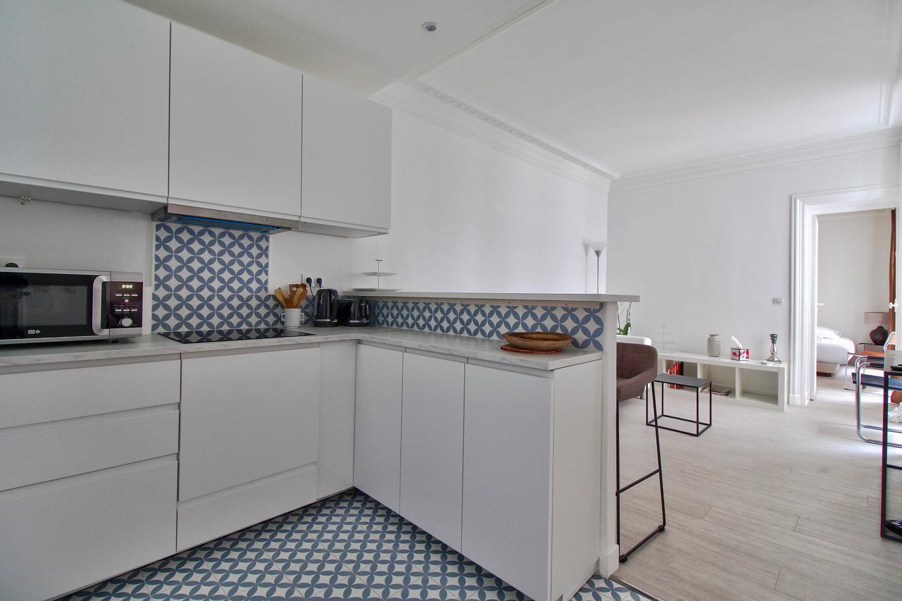 Ruhmkorff Apartment