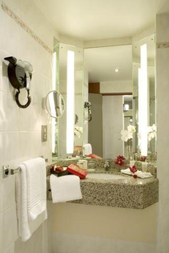 Pullman Rive Gauche Parigi