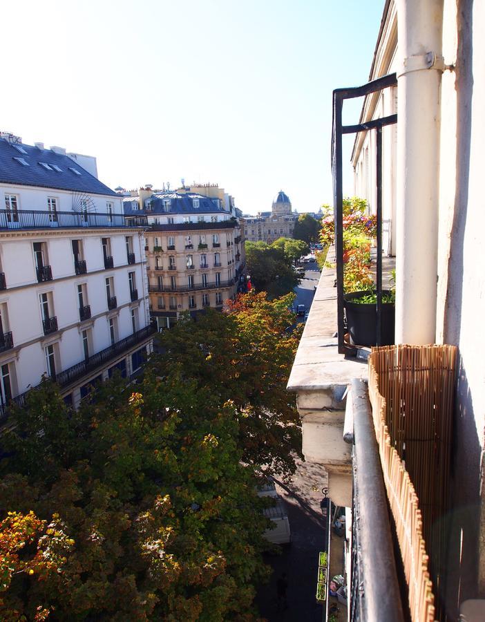 Lumineux Avec Balcon Au Coeur De * Parigi